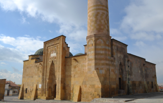 Niğde Alaaddin Camii